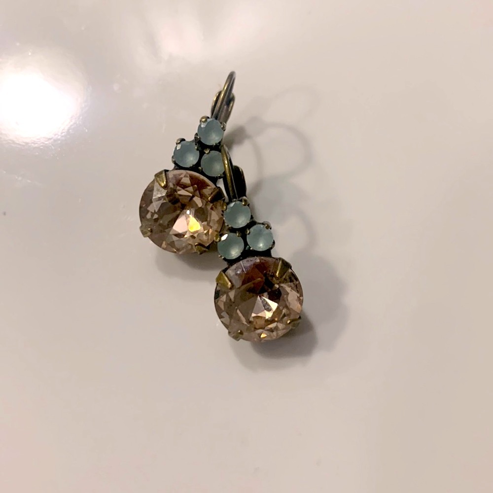 Vintage look pierced earrings, peach and mint in color. Gorgeous!